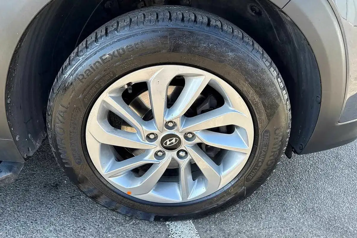 2017-hyundai-tucson-17crdi-blue-drive-se-nav-141ps-dct-big-8