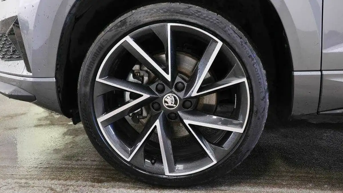 2023-skoda-karoq-15-tsi-sportline-dsg-big-4