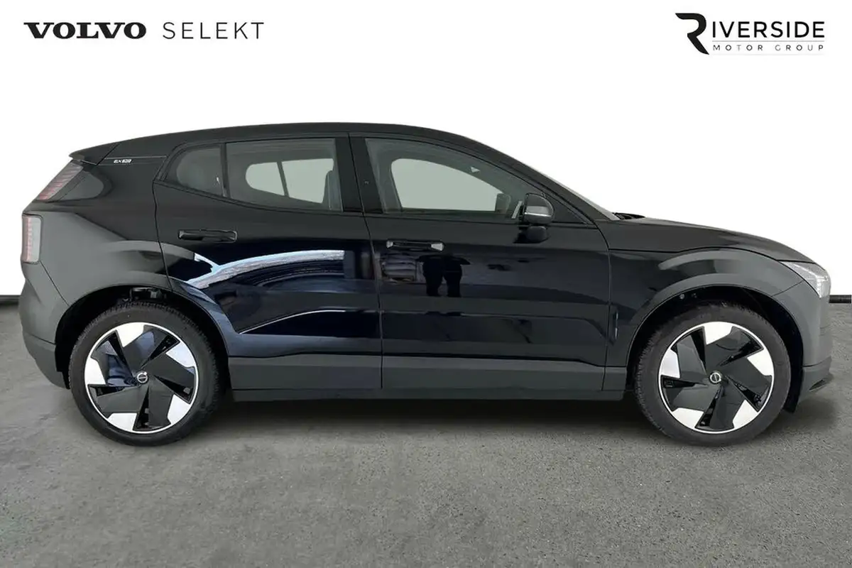 2024-volvo-ex30-e-single-motor-plus-extended-range-big-3
