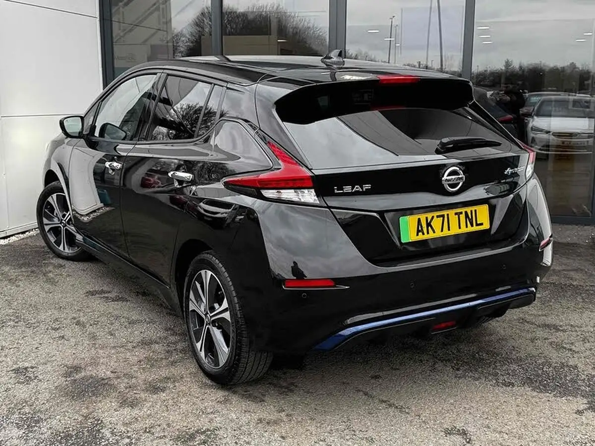 2021-nissan-leaf-e-e-n-connecta-big-16