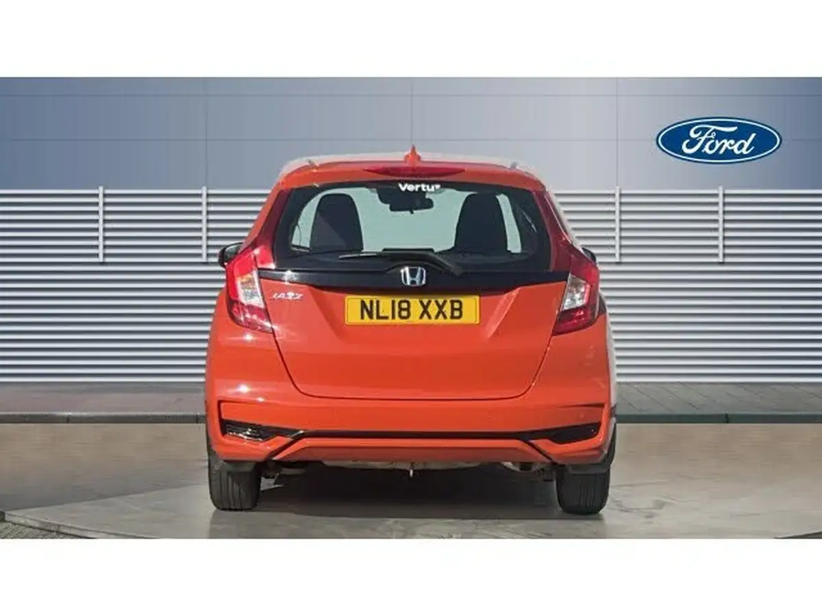 2018-honda-jazz-13-i-vtec-se-cvt-big-5