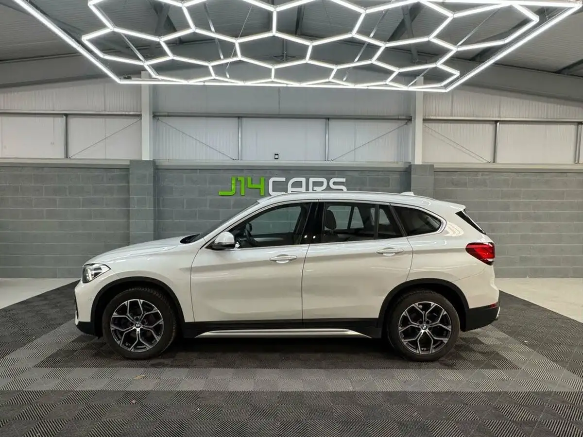 2021-bmw-x1-15-sdrive18i-xline-big-2