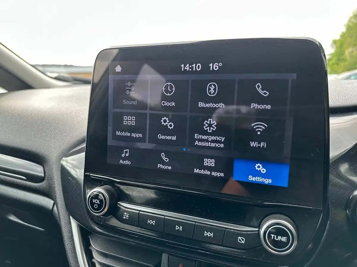 2023-ford-fiesta-10t-active-125ps-hybrid-mhev-big-18