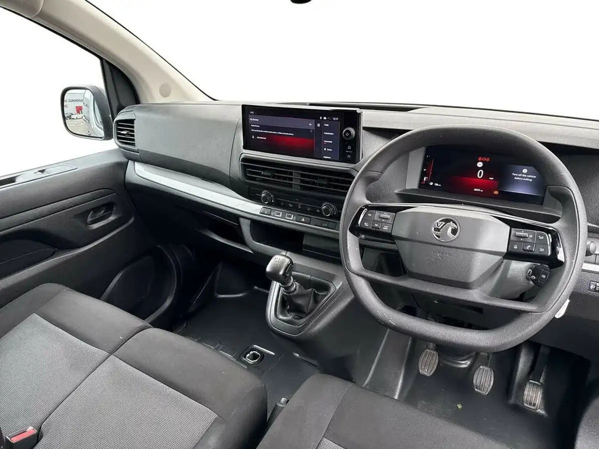 2024-vauxhall-vivaro-15td-prime-big-12