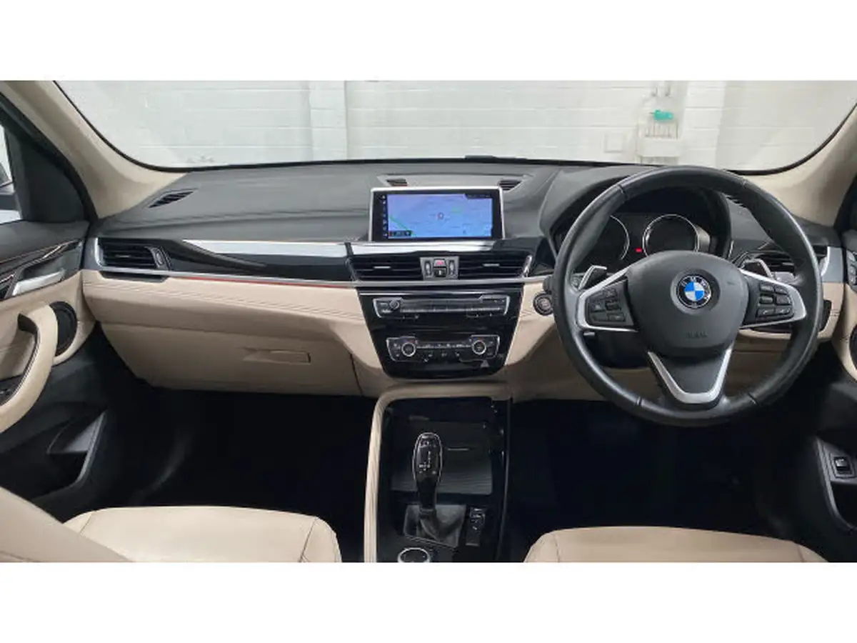 2021-bmw-x1-20-sdrive20i-xline-big-3