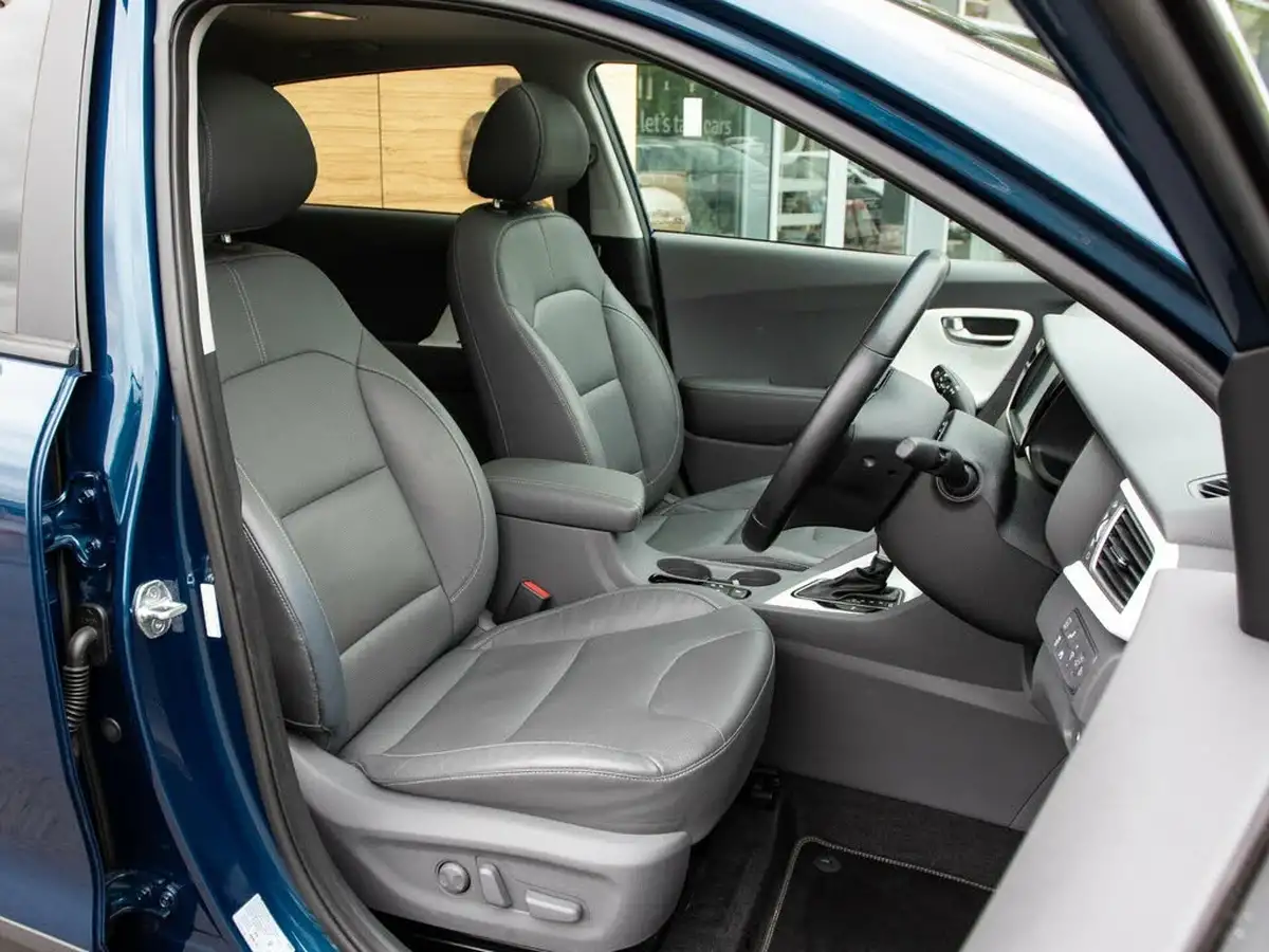 2017-kia-niro-16-gdi-first-edition-big-31