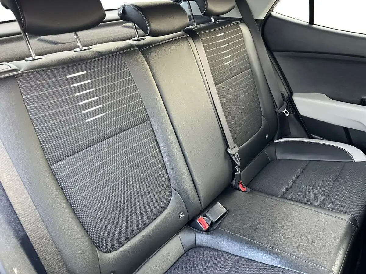 2022-kia-stonic-10-t-gdi-connect-big-25
