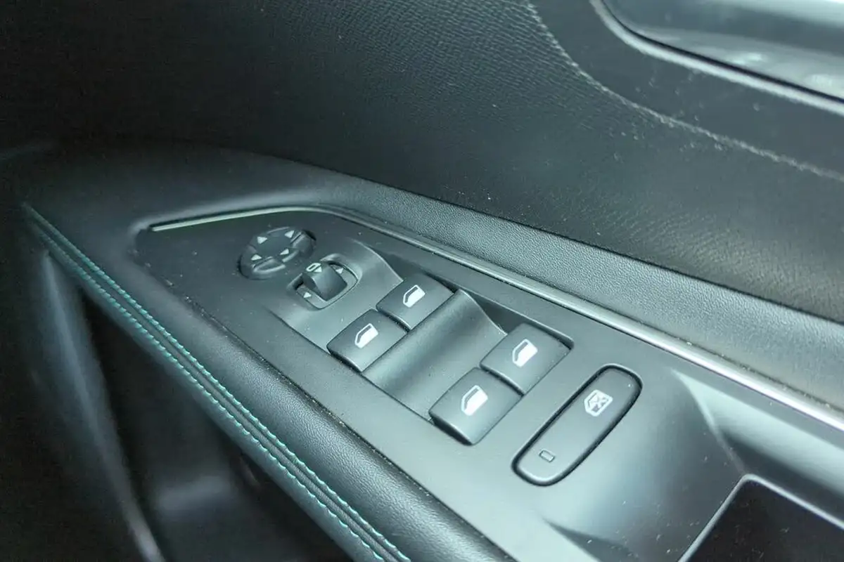 2022-peugeot-3008-suv-15-bluehdi-allure-premium-eat8-big-24