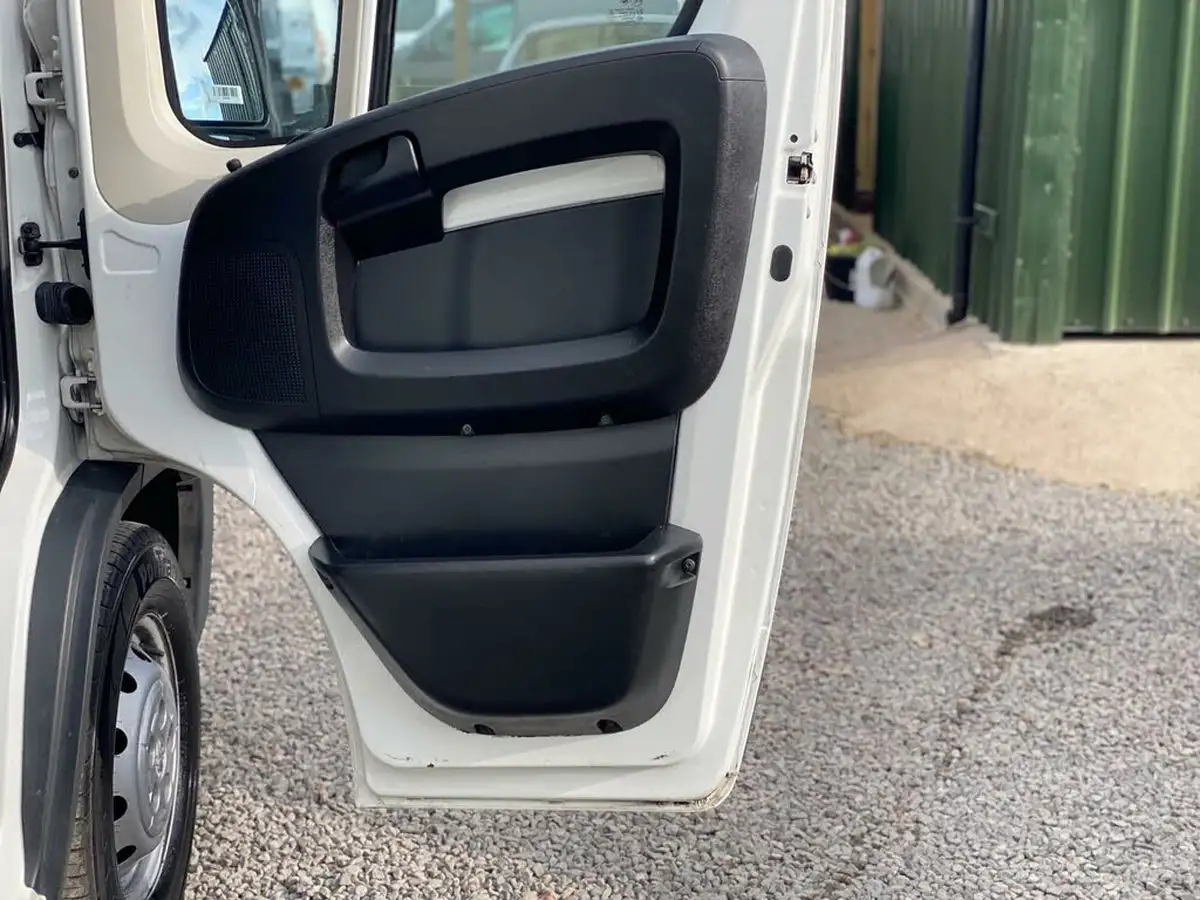 2020-peugeot-boxer-22-bluehdi-professional-435-l4-h2-big-41