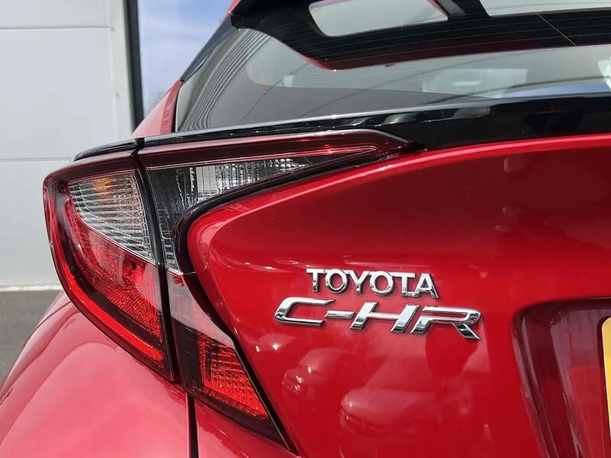 2020-toyota-c-hr-18-vvt-i-icon-parking-pack-big-10