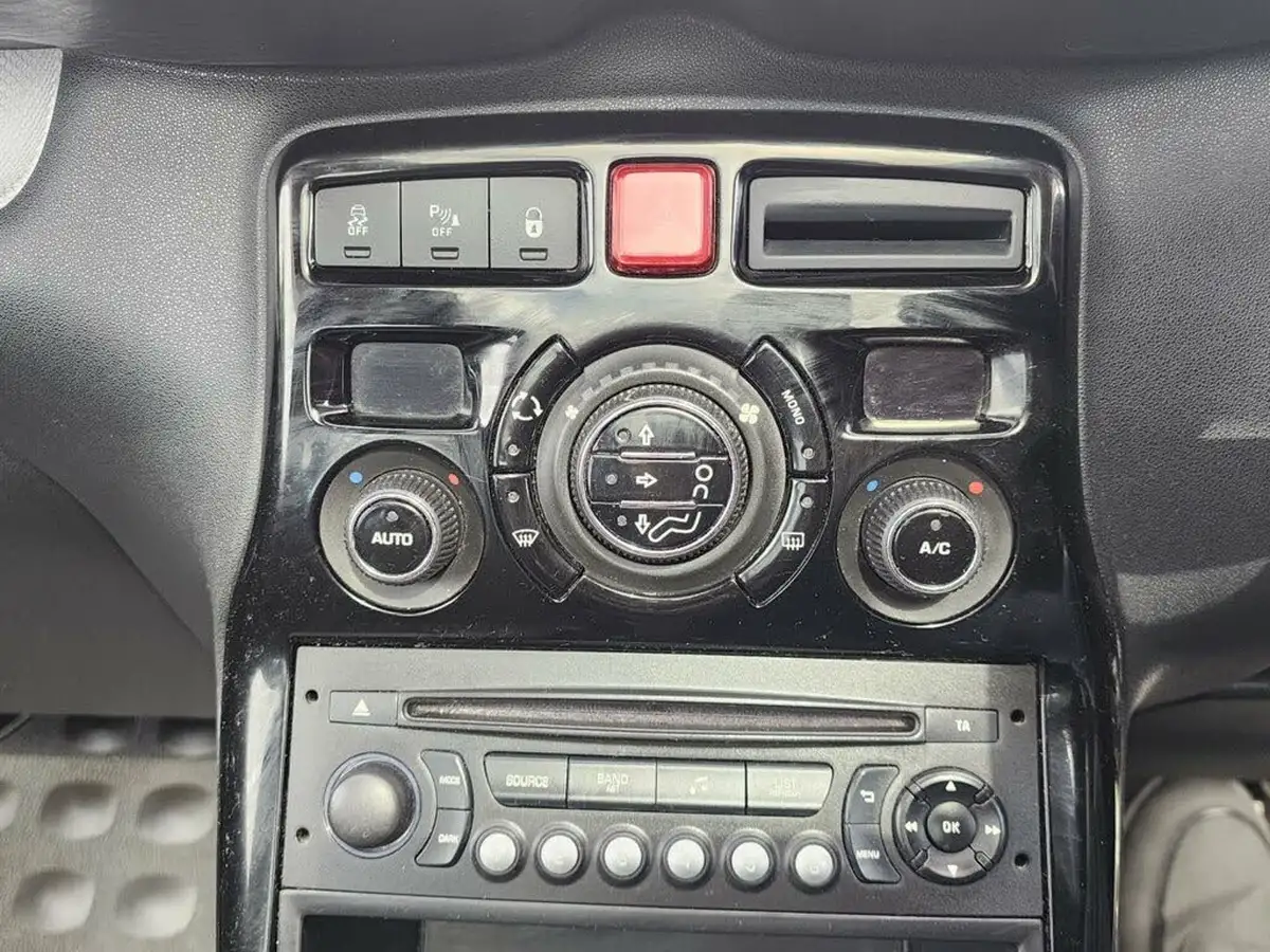 2017-citroen-c3-picasso-16bluehdi-platinum-big-21