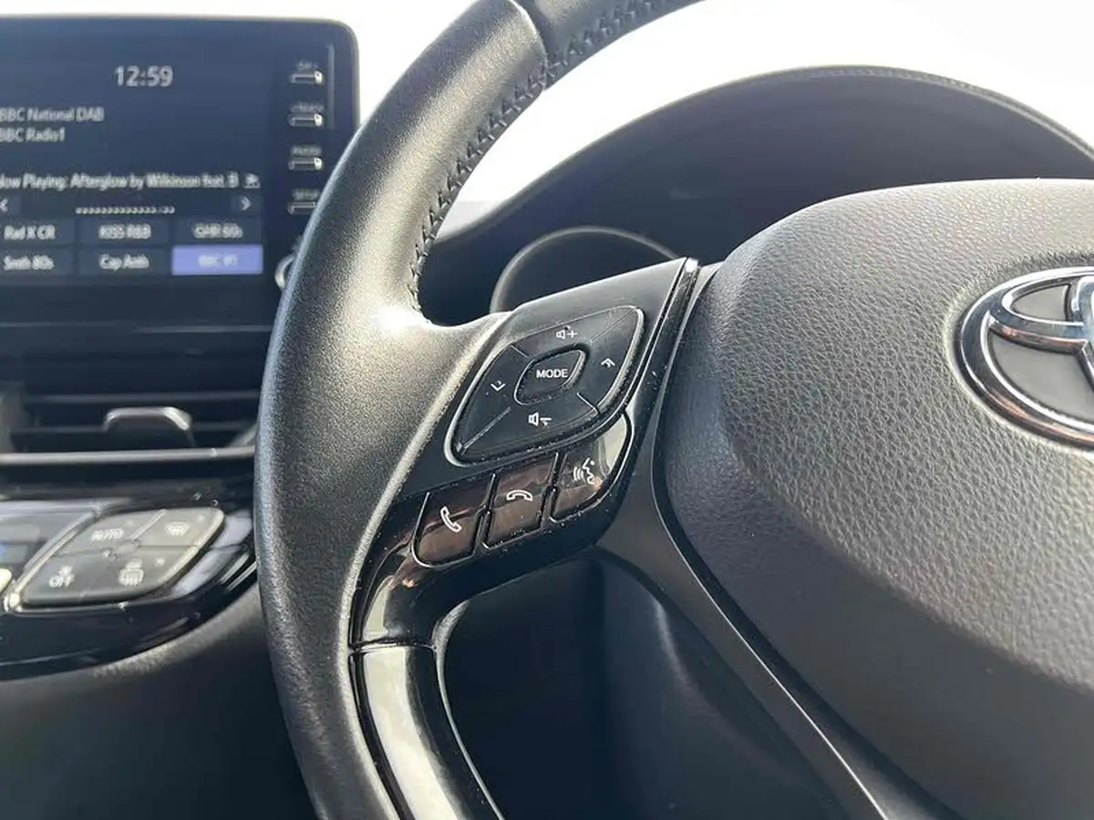 2020-toyota-c-hr-18-vvt-i-icon-parking-pack-big-34