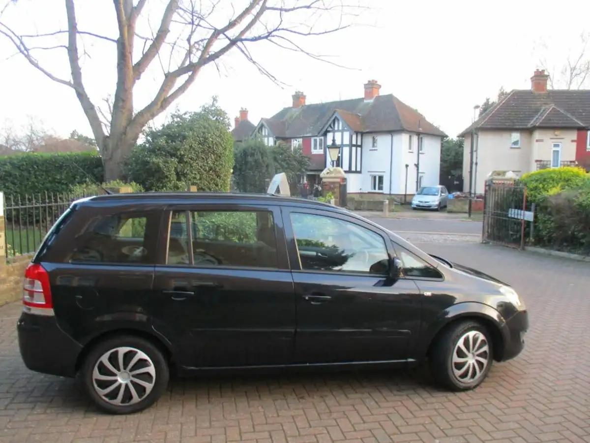 2013-vauxhall-zafira-16-exclusiv-big-4