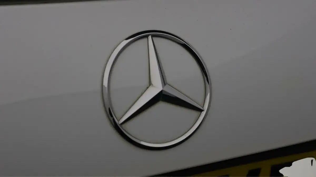 2021-mercedes-benz-gla-class-13-gla-200-sport-big-19