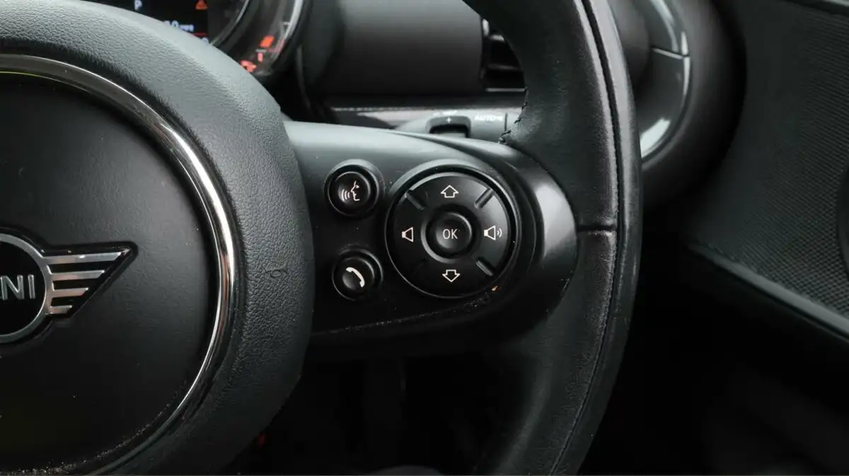 2018-mini-clubman-15-cooper-classic-ss-auto-big-22