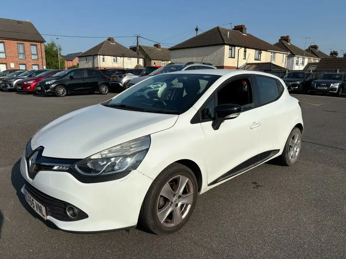 2015-renault-clio-12-dynamique-nav-big-1