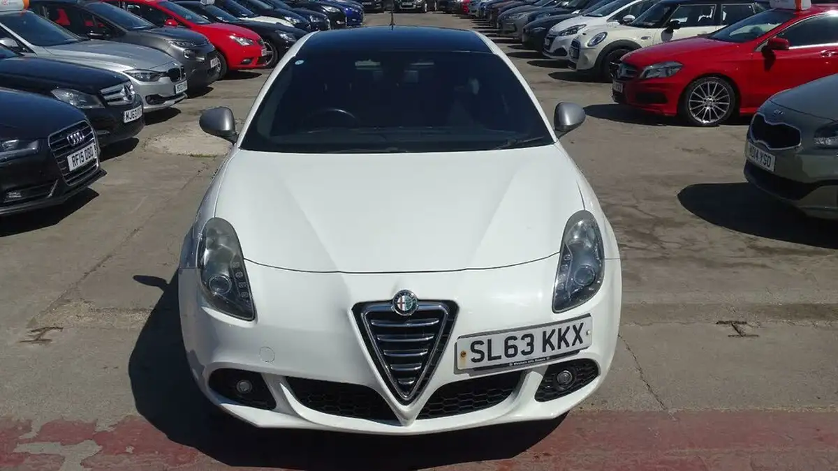 2013-alfa-romeo-giulietta-14-collezione-multiair-170bhp-big-15