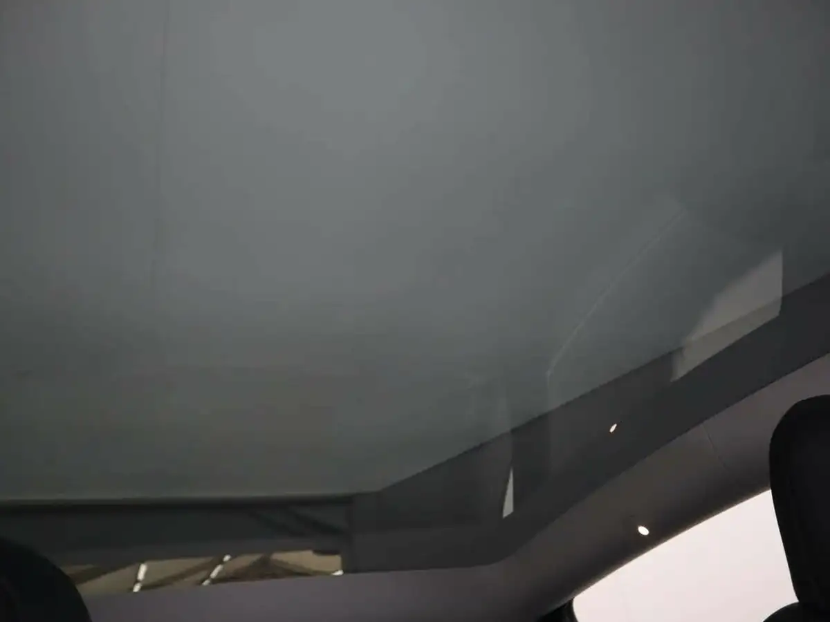 2022-tesla-model-y-e-long-range-big-40