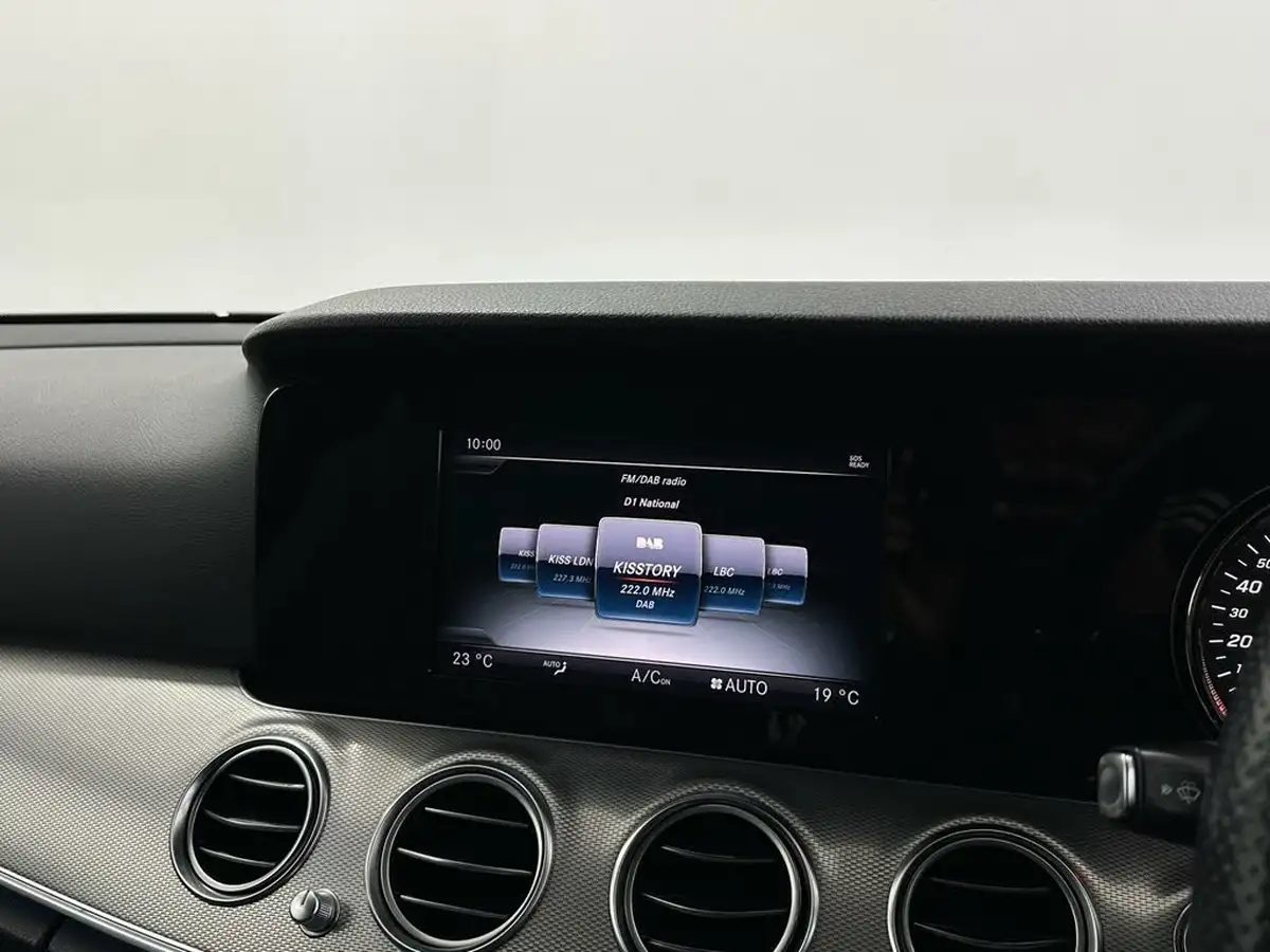 2017-mercedes-benz-e-class-20d-e220d-se-ss-estate-5d-big-24