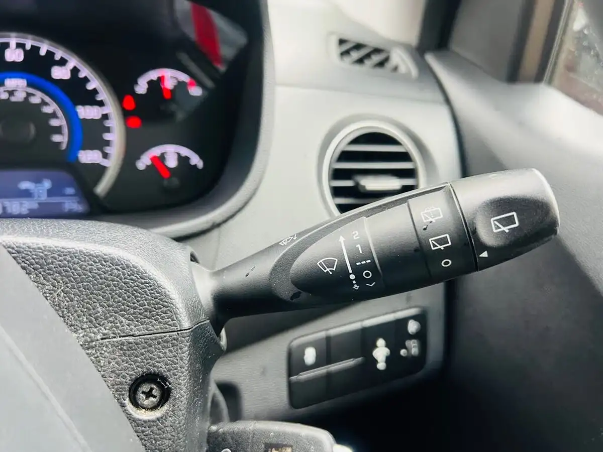 2017-hyundai-i10-10-premium-big-14