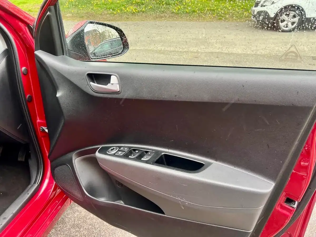 2017-hyundai-i10-10-premium-big-42