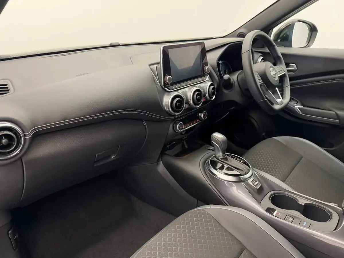 2024-nissan-juke-16-hybrid-n-connecta-big-12