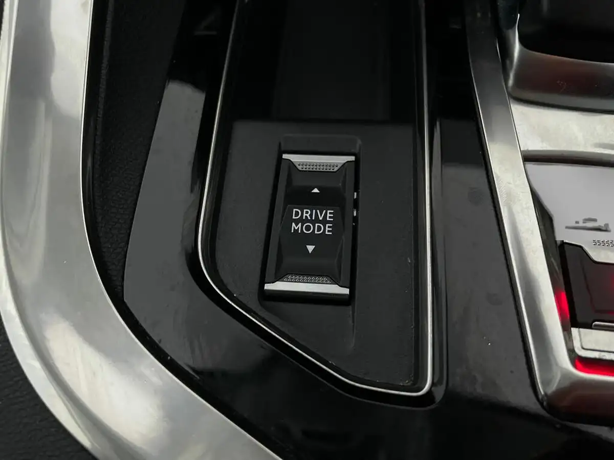 2021-peugeot-3008-suv-big-24