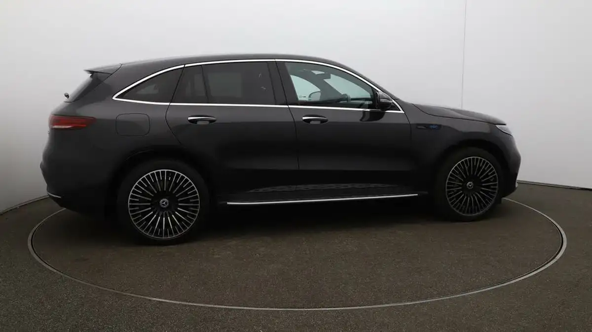 2022-mercedes-benz-eqc-e-eqc-400-amg-line-premium-big-46