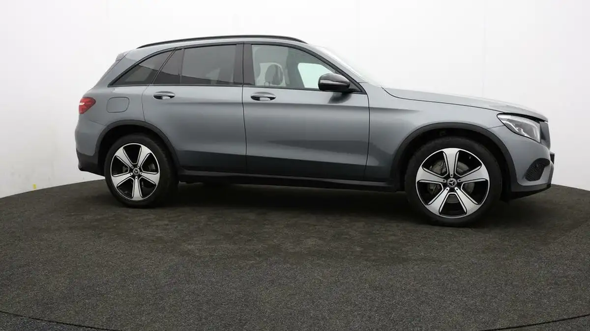 2018-mercedes-benz-glc-class-21d-glc220d-urban-edition-big-41