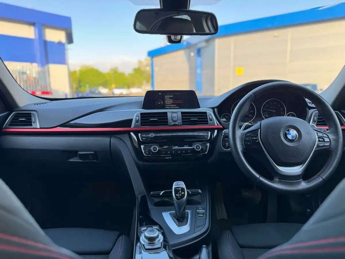 2016-bmw-3-series-20-320i-sport-saloon-4d-auto-big-23