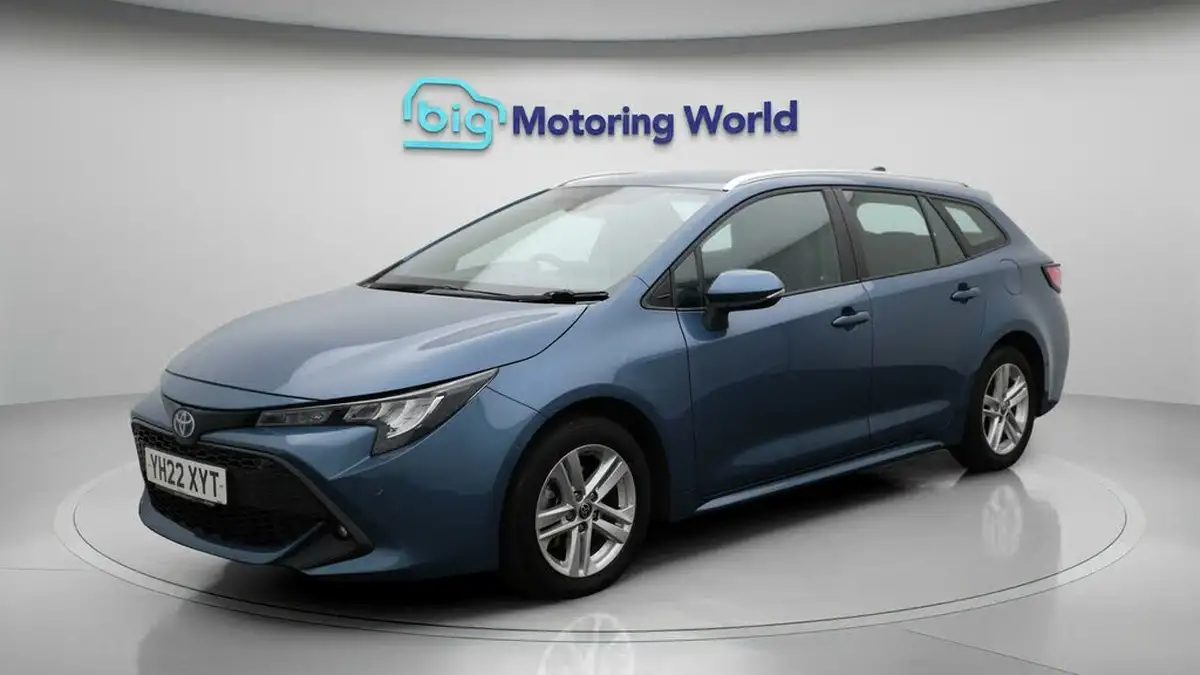 2022-toyota-corolla-18-vvt-i-icon-tech-spare-wheel-touring-sports-5d-big-3