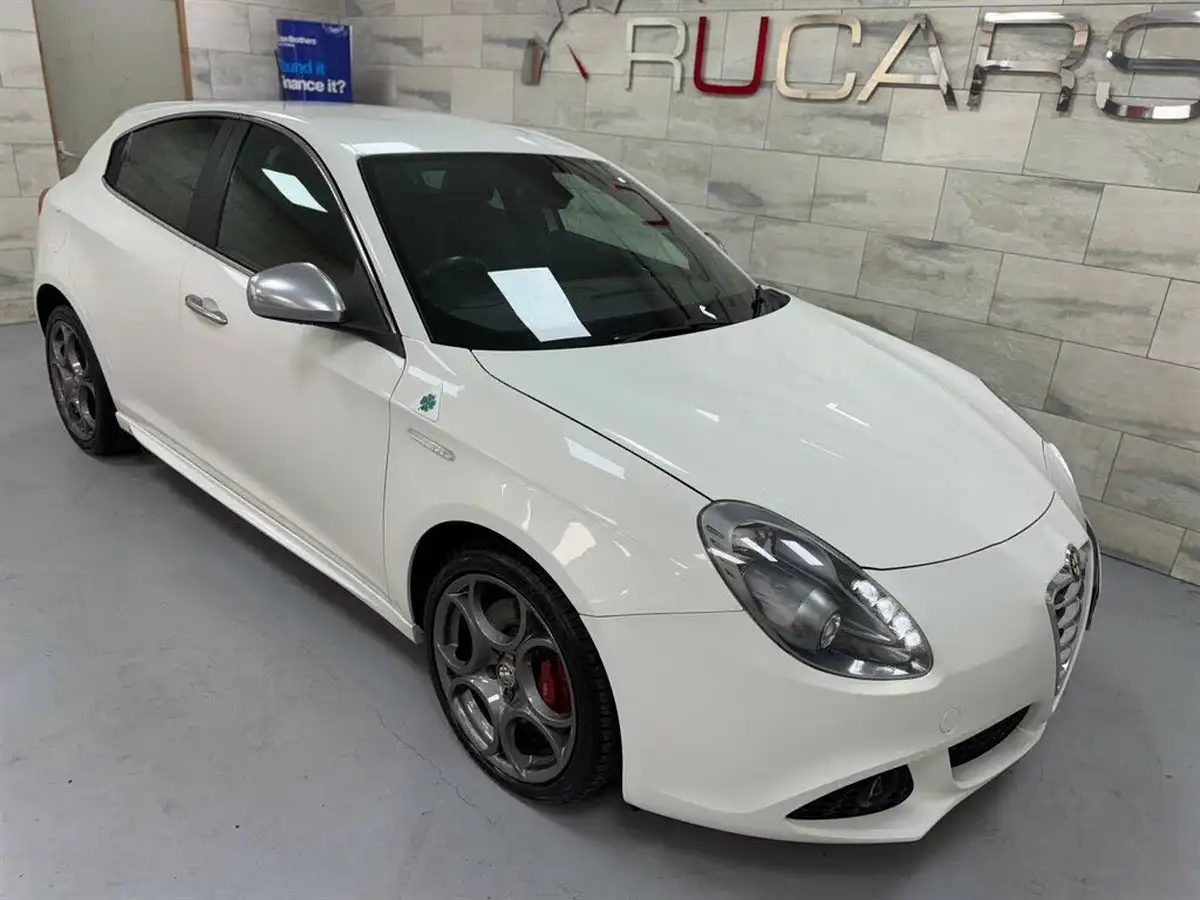 2011-alfa-romeo-giulietta-14-veloce-multiair-170bhp-big-15