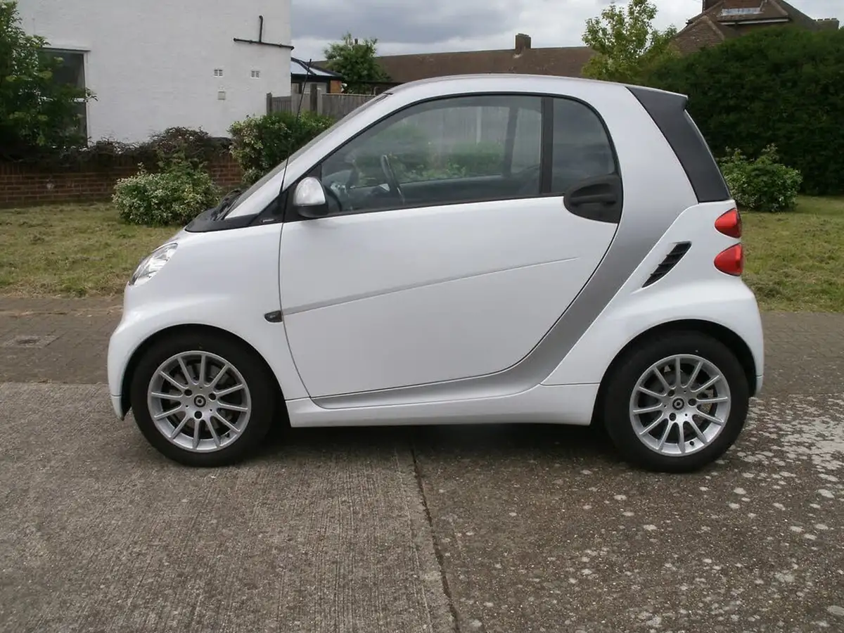 2012-smart-fortwo-10-passion-71bhp-coupe-softouch-big-4