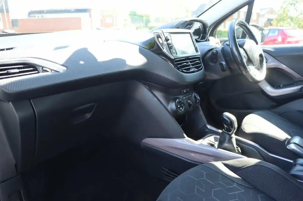 2016-peugeot-2008-crossover-12-puretech-active-big-21
