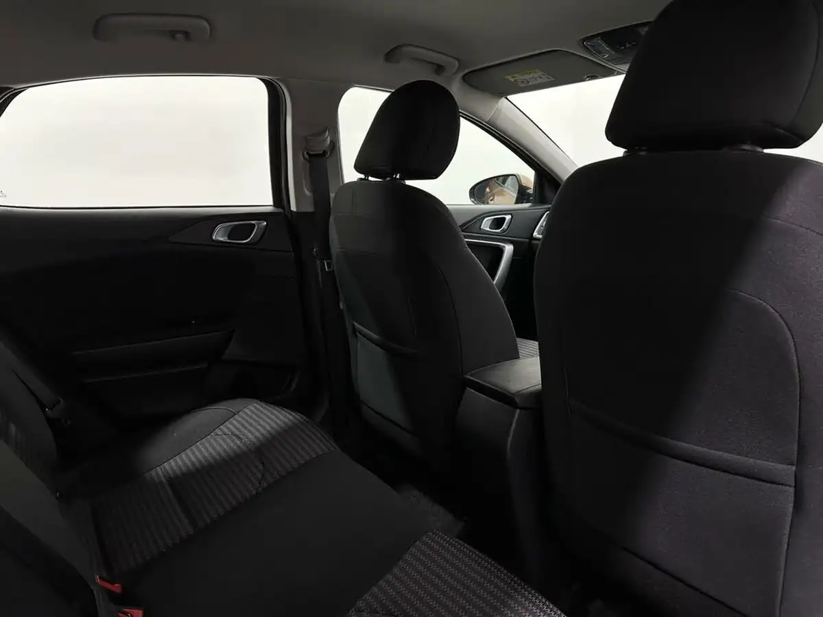 2022-kia-xceed-10-t-gdi-2-big-38