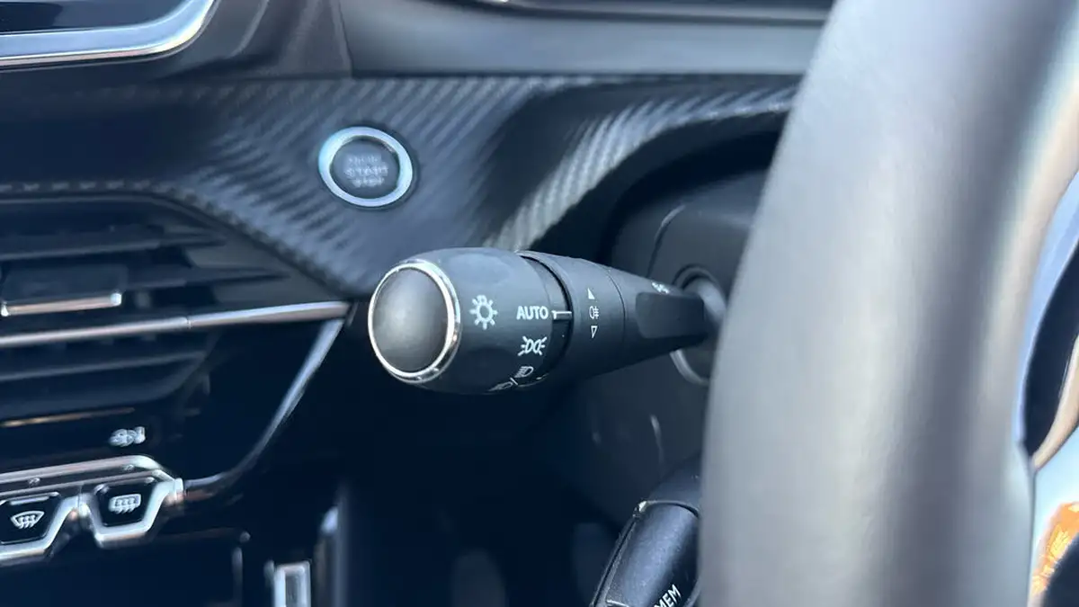 2024-peugeot-208-12-puretech-allure-big-26