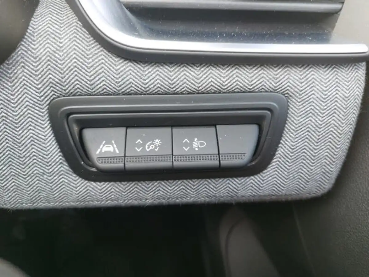 2024-renault-clio-16-techno-big-18