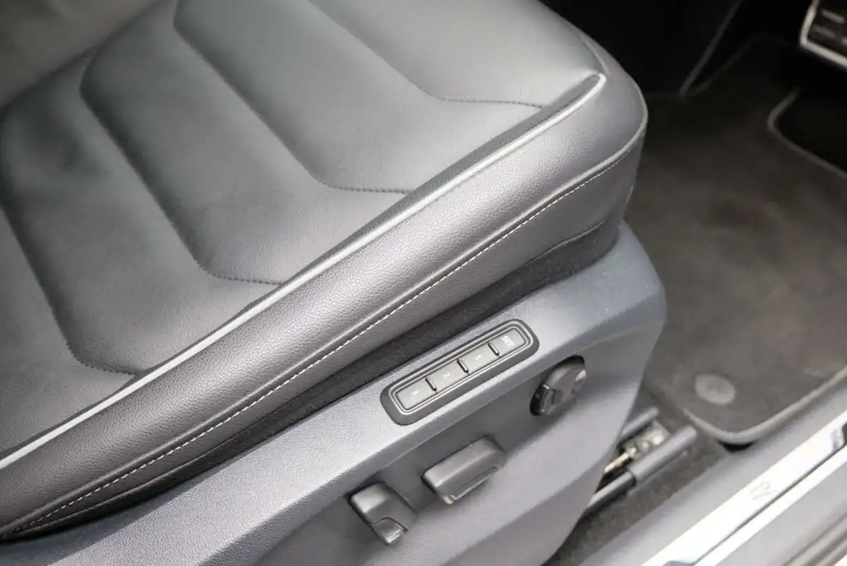 2024-volkswagen-tiguan-15-tsi-r-line-edition-big-30