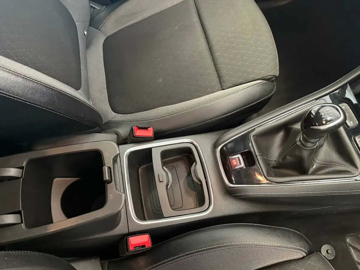2019-vauxhall-grandland-x-12-sport-nav-big-29