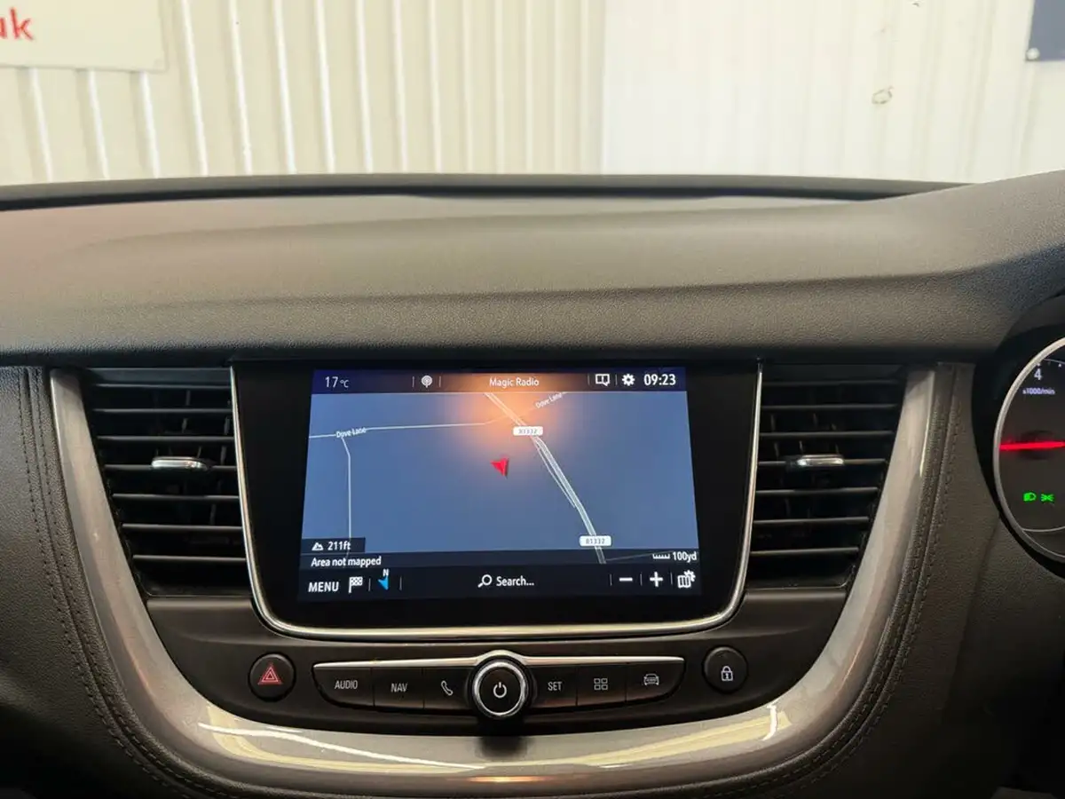 2019-vauxhall-grandland-x-12-sport-nav-big-25