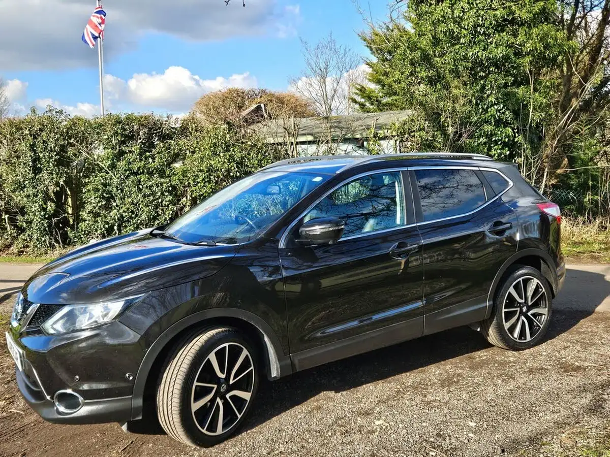 2017-nissan-qashqai-15dci-tekna-big-5