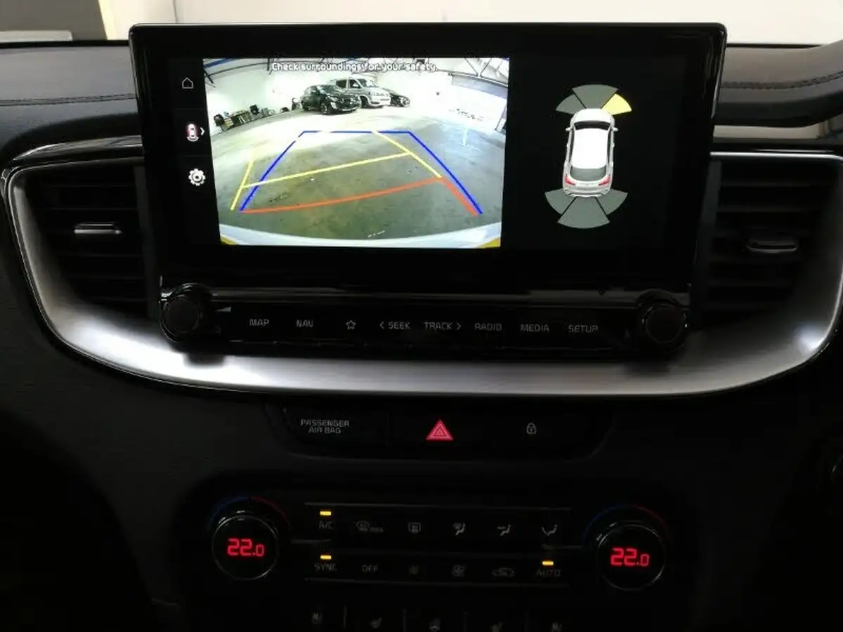 2022-kia-xceed-15-t-gdi-4-big-9