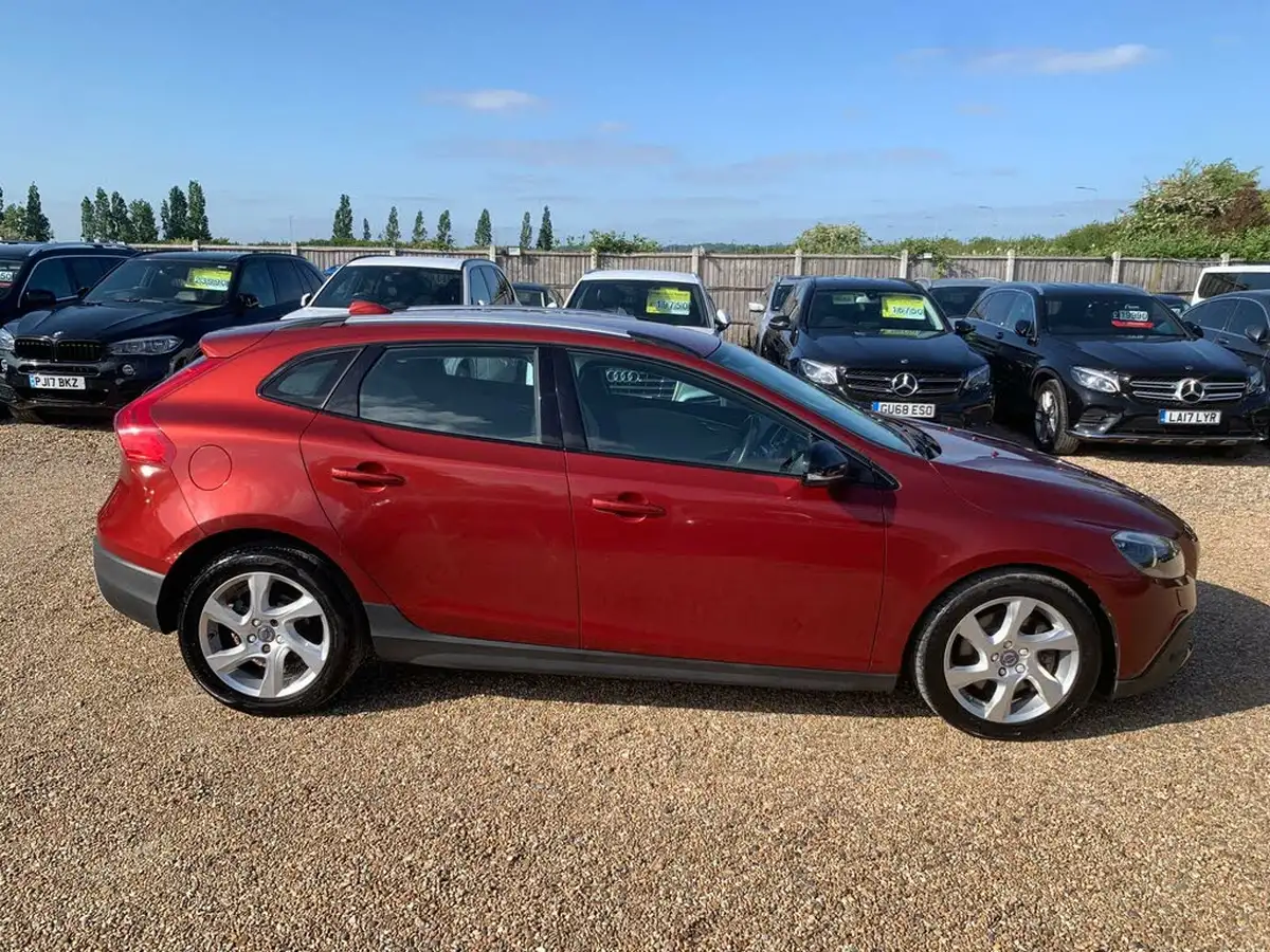 2015-volvo-v40-20td-d2-cross-country-lux-nav-geartronic-big-7