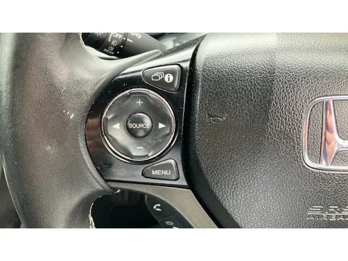 2015-honda-civic-16-i-dtec-se-plus-honda-connect-hatchback-big-16