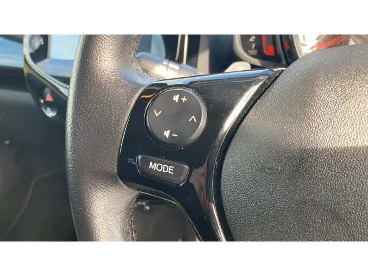 2019-peugeot-108-10-collection-hatchback-2-tronic-big-20