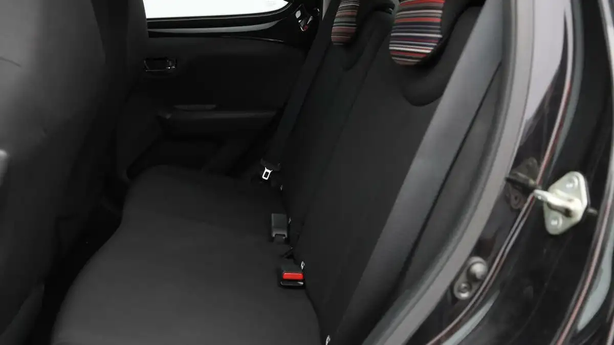 2021-citroen-c1-10-vti-shine-5d-big-15