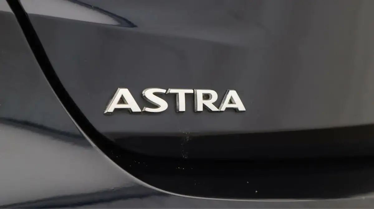 2019-vauxhall-astra-14i-16v-turbo-tech-line-nav-125ps-ss-hatchback-big-20