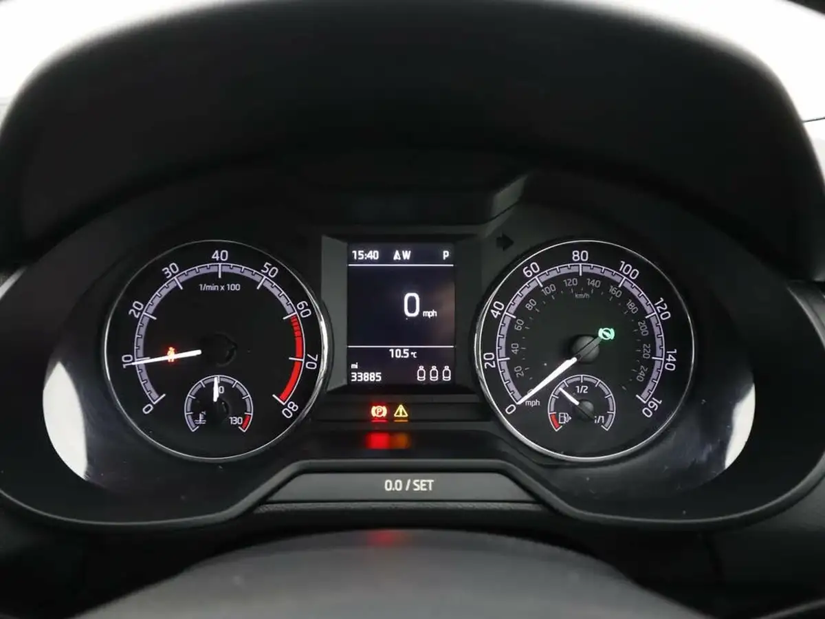 2019-skoda-octavia-10-tsi-se-drive-hatchback-dsg-big-10