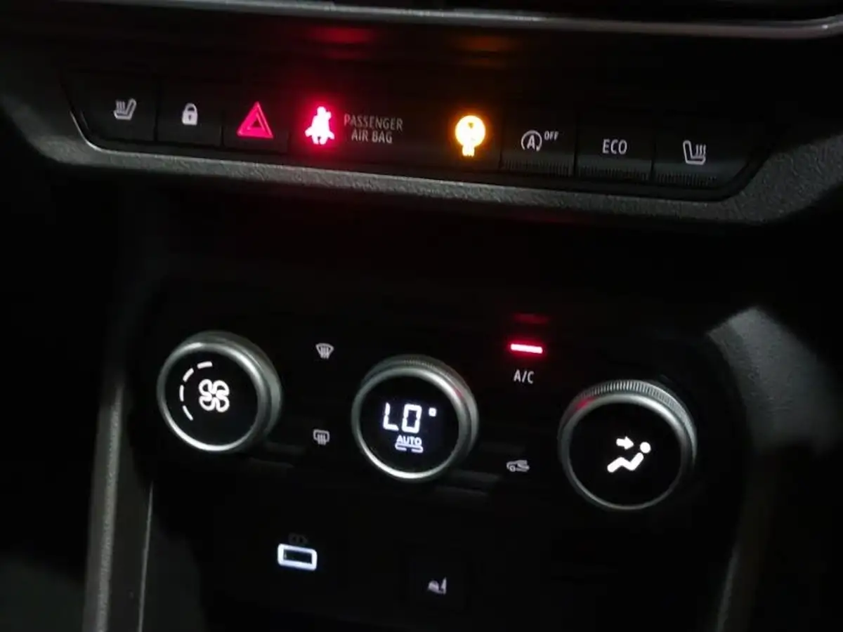 2024-dacia-sandero-stepway-10-tce-extreme-90bhp-big-15