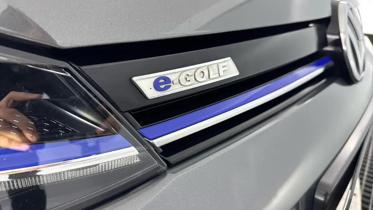 2019-volkswagen-golf-e-e-golf-big-27